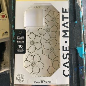 Casemate built-in magnets works with MagSafe for the iPhone 14 Pro Max